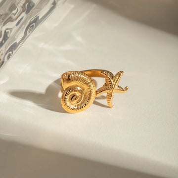 Ocean Elegance - 18K Gold Ring